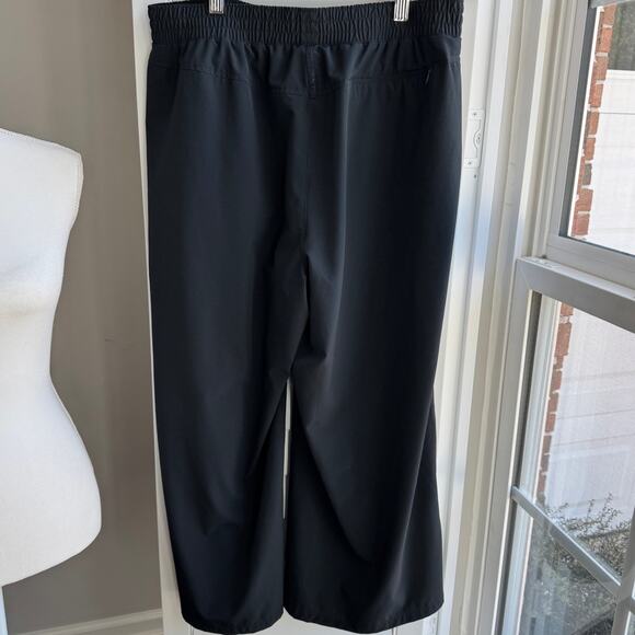 L. L. BEAN Pants Womens M Black Wide Leg Cropped Active Athletic Travel - Picture 2 of 9
